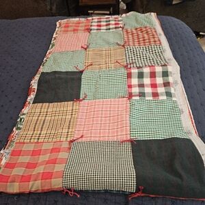 Patchwork Quilt with Multicolor Design